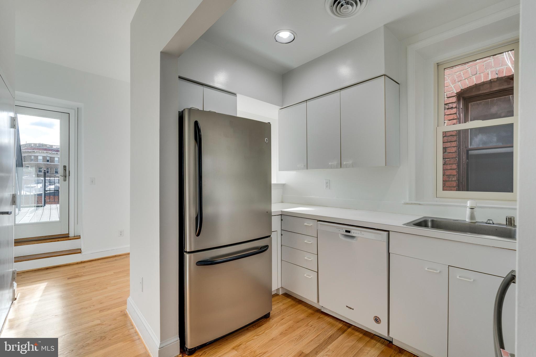 1946 Calvert Street Northwest, Unit 4 Washington, DC 20009 - Photo 7 of 27