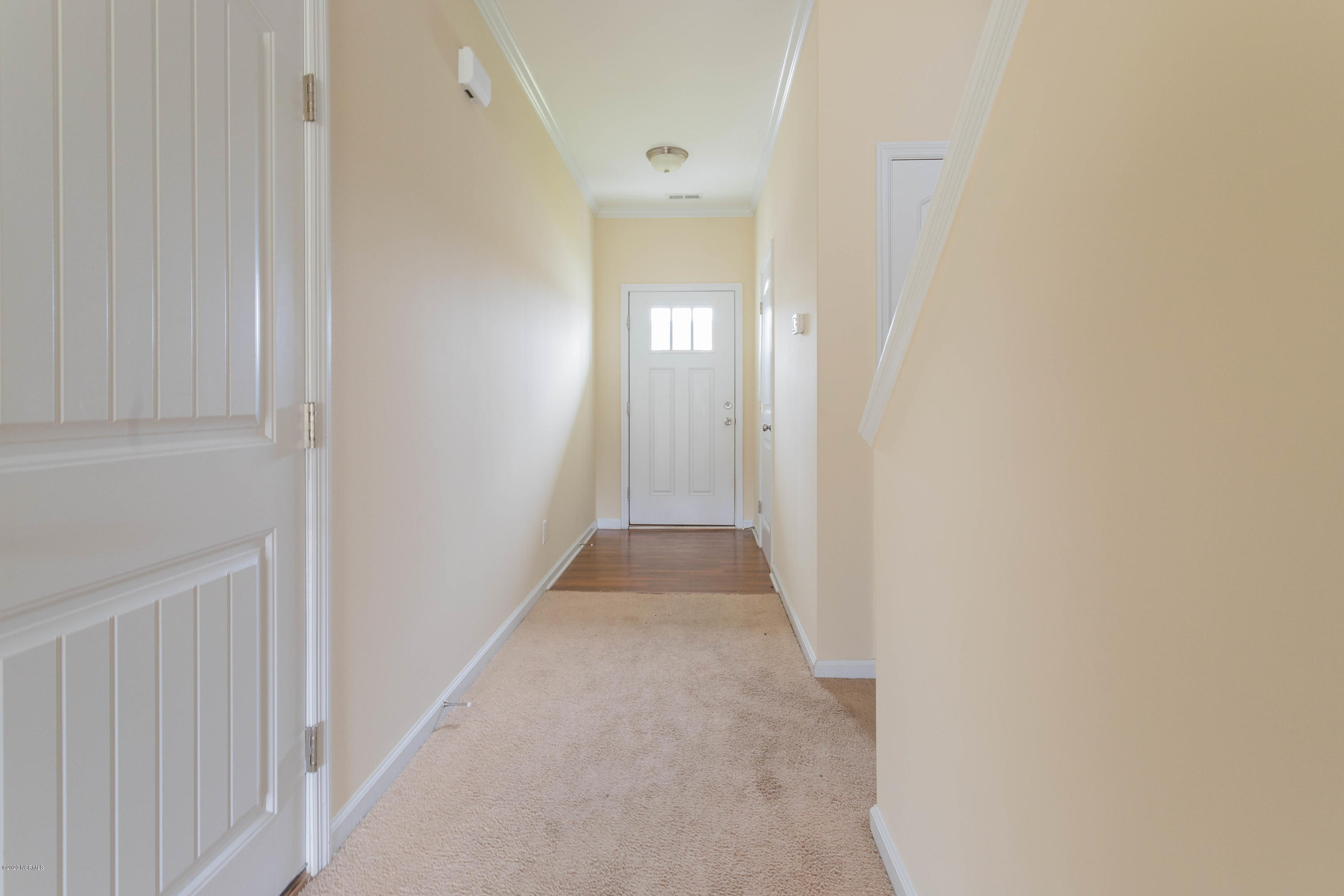 305 Winstead Loop Richlands, NC 28574 - Photo 3 of 24 3FOYER