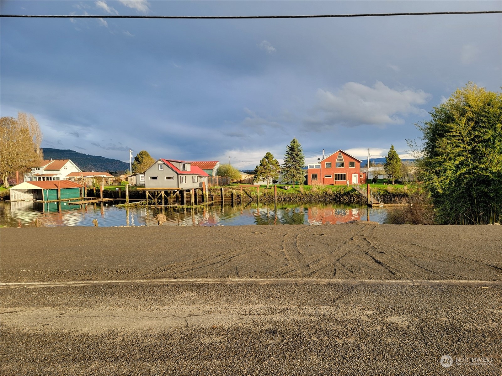 239 North Welcome Slough Road Cathlamet, WA 98612 - Photo 16 of 19 Gallery Image 16
