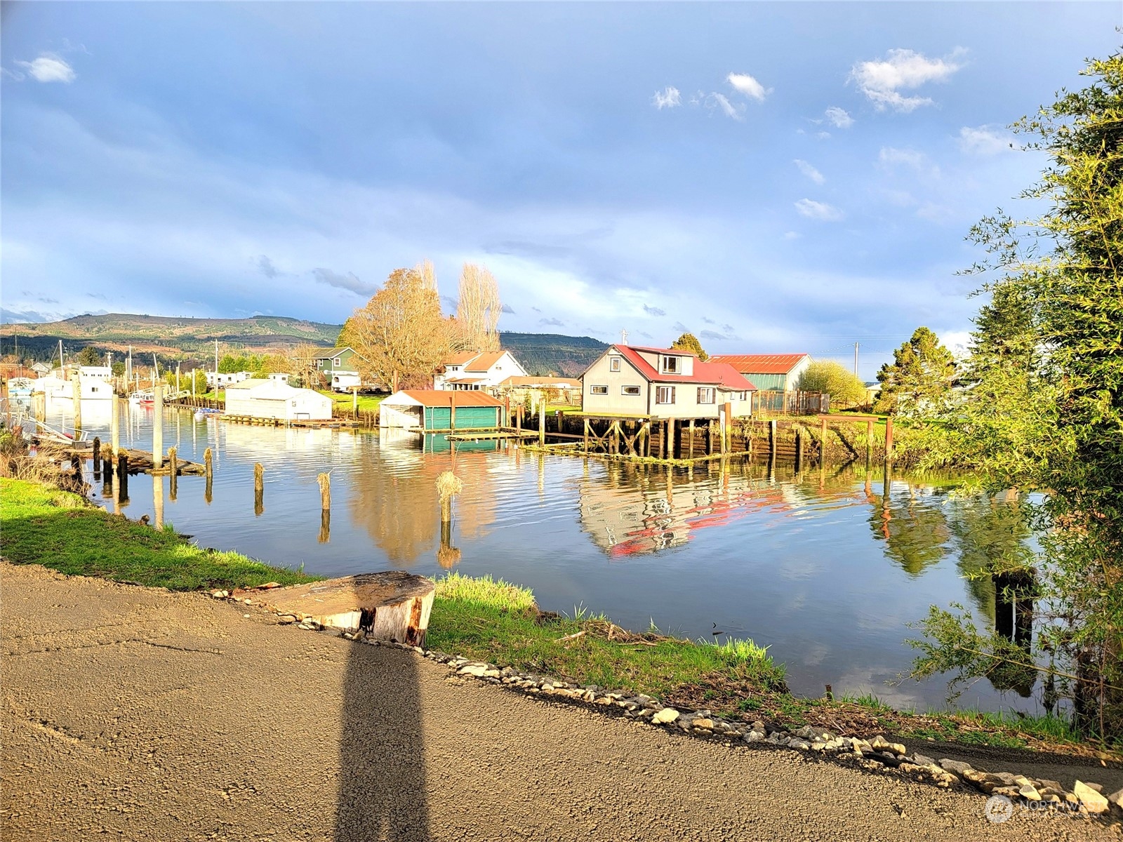 239 North Welcome Slough Road Cathlamet, WA 98612 - Photo 6 of 19 Gallery Image 6
