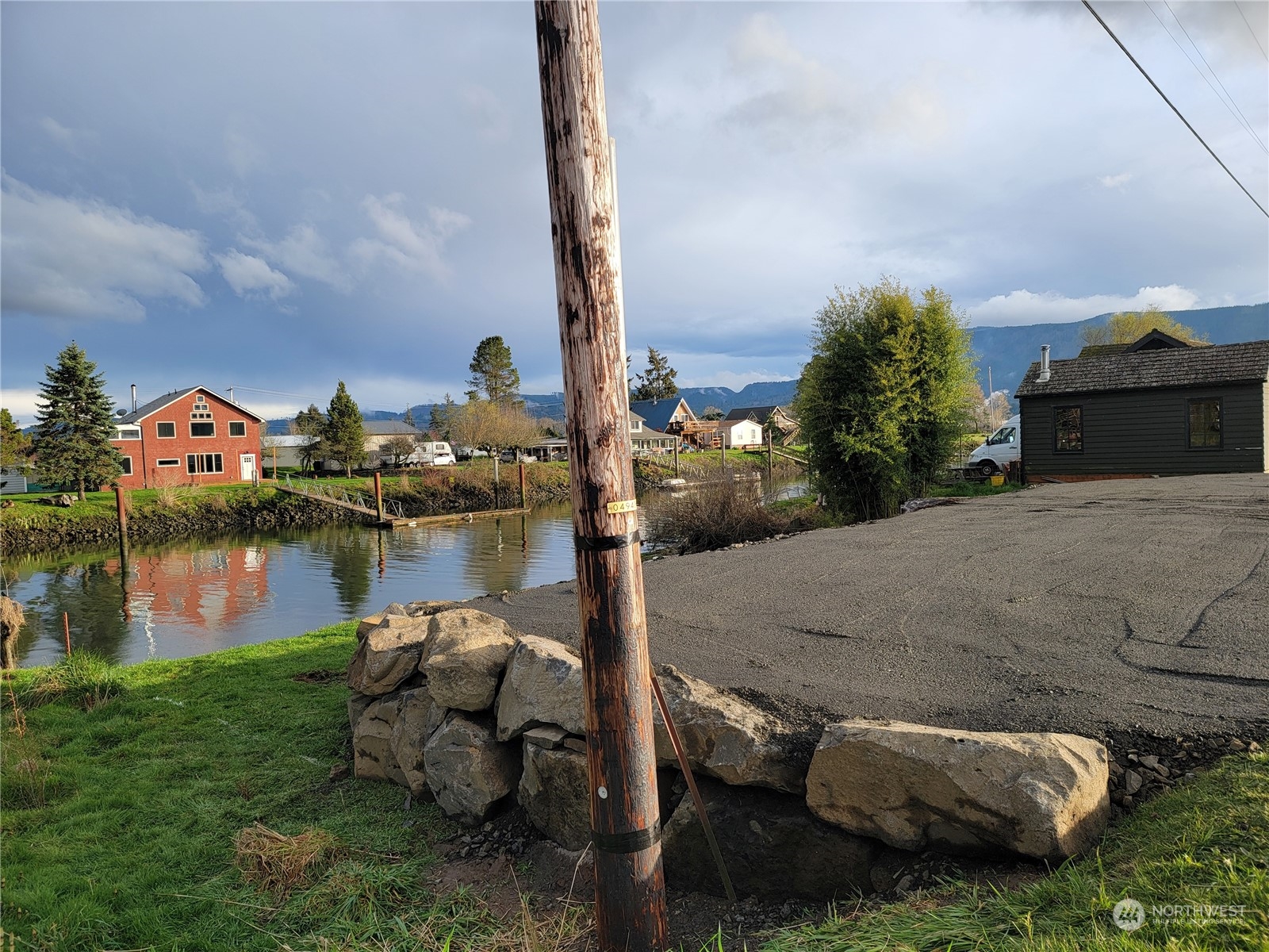 239 North Welcome Slough Road Cathlamet, WA 98612 - Photo 9 of 19 Gallery Image 9