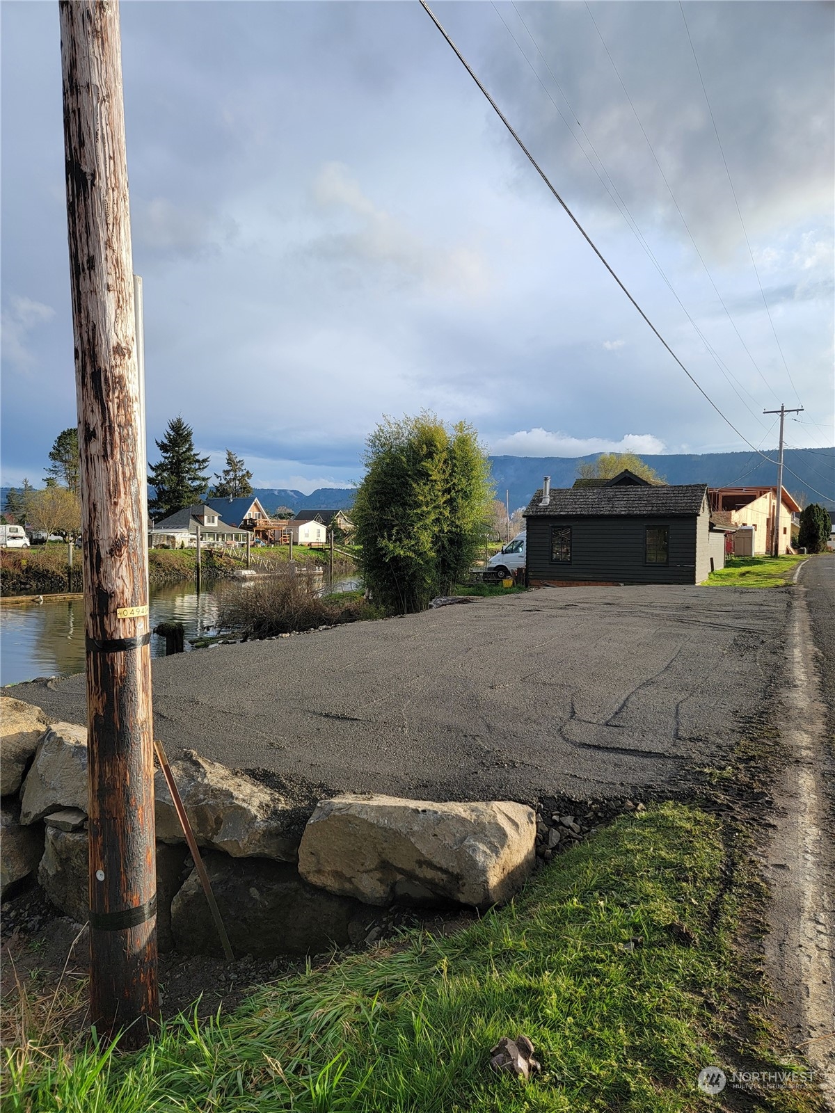 239 North Welcome Slough Road Cathlamet, WA 98612 - Photo 10 of 19 Gallery Image 10