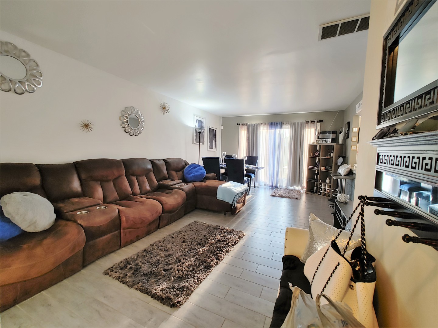 166 North Oltendorf Road Streamwood, IL 60107 - Photo 4 of 22