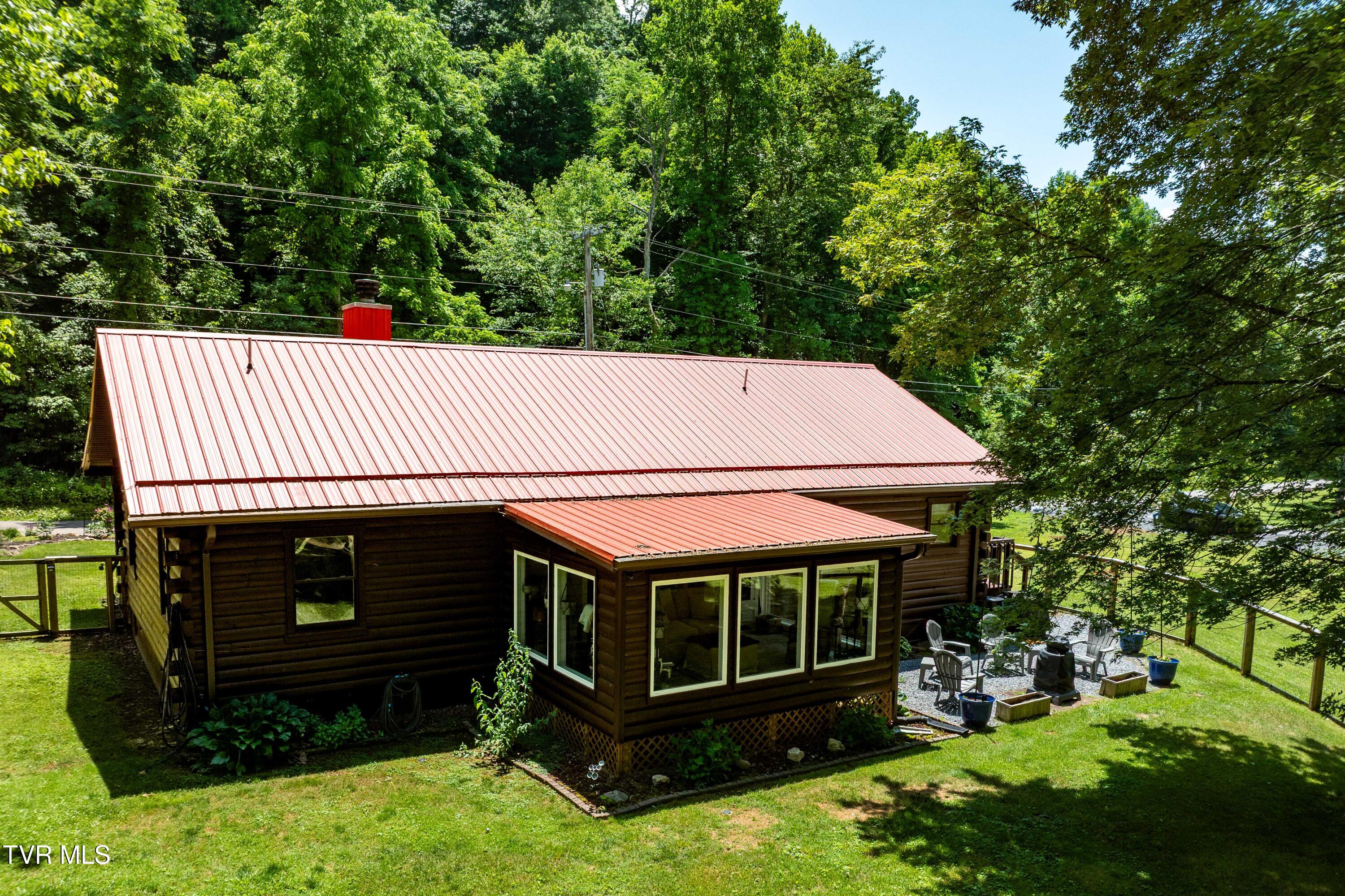 135 Grindstaff Hollow Road Elizabethton, TN 37643 - Photo 75 of 116 135 Grindstaff Hollow (18 of 83)