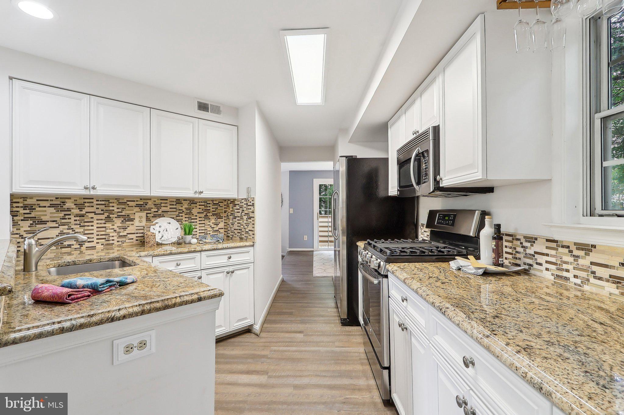 11751 Arbor Glen Way Reston, VA 20194 - Photo 7 of 18 Updated Kitchen