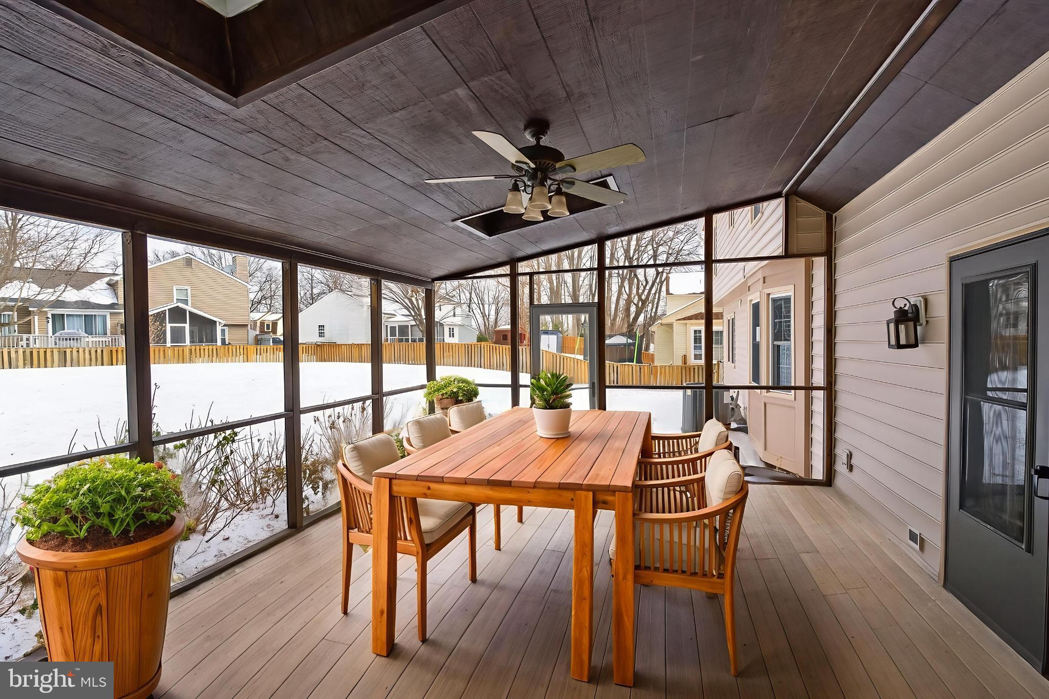 8836 Shadowlake Way Springfield, VA 22153 - Photo 12 of 77 AI- Screened in porch