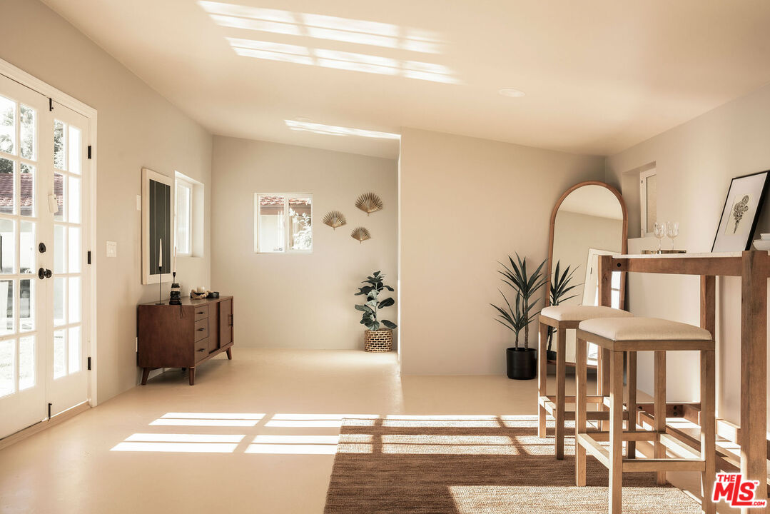 478 Devonwood Road Altadena, CA 91001 - Photo 29 of 42 a living room with furniture