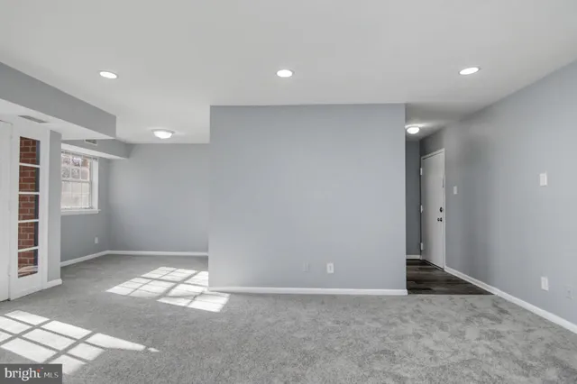 $1,975 | 7096 Spring Garden Drive, Unit 102, Springfield, VA 22150