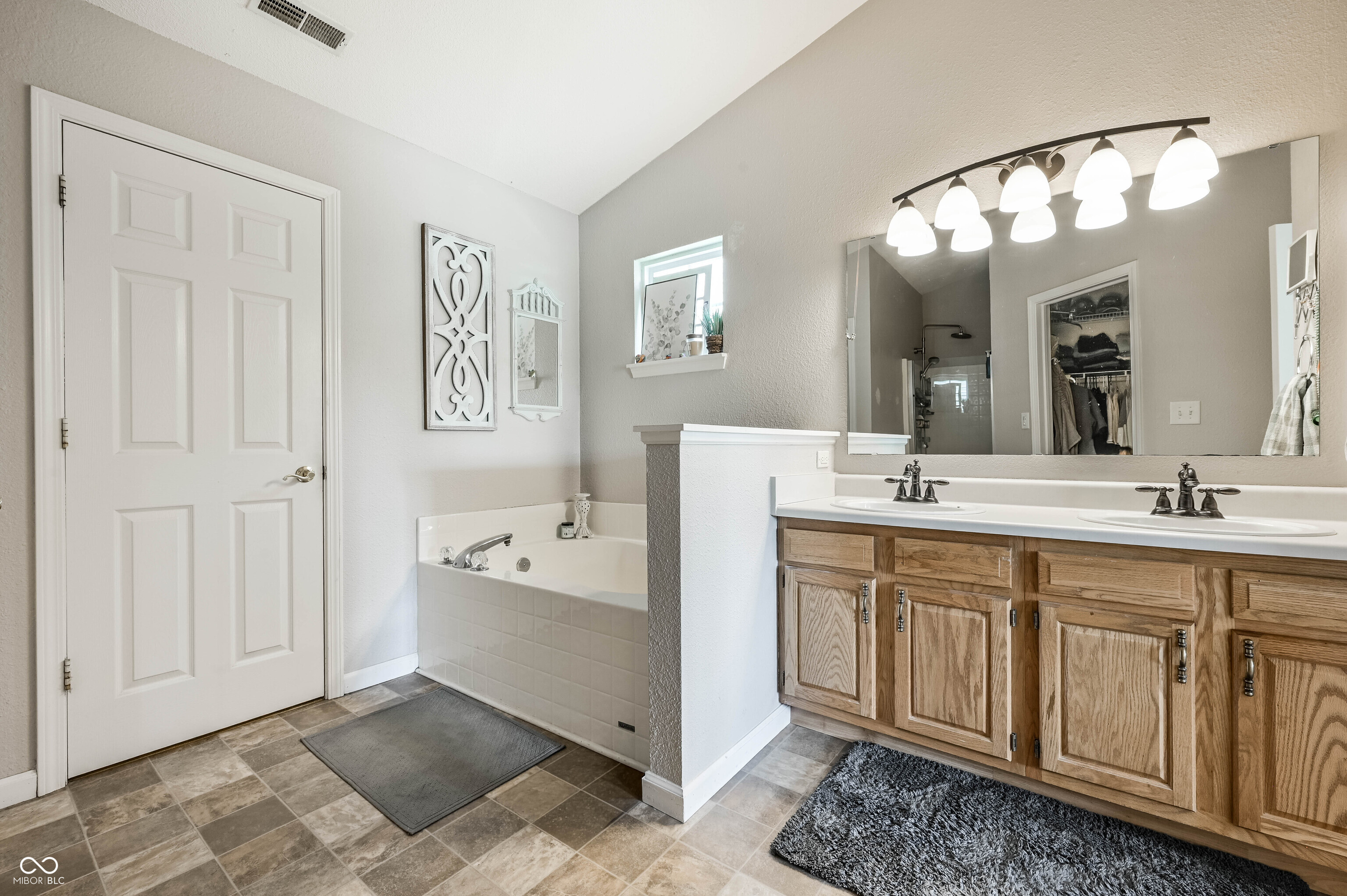 6623 Southern Ridge Drive Indianapolis, IN 46237 - Photo 16 of 33