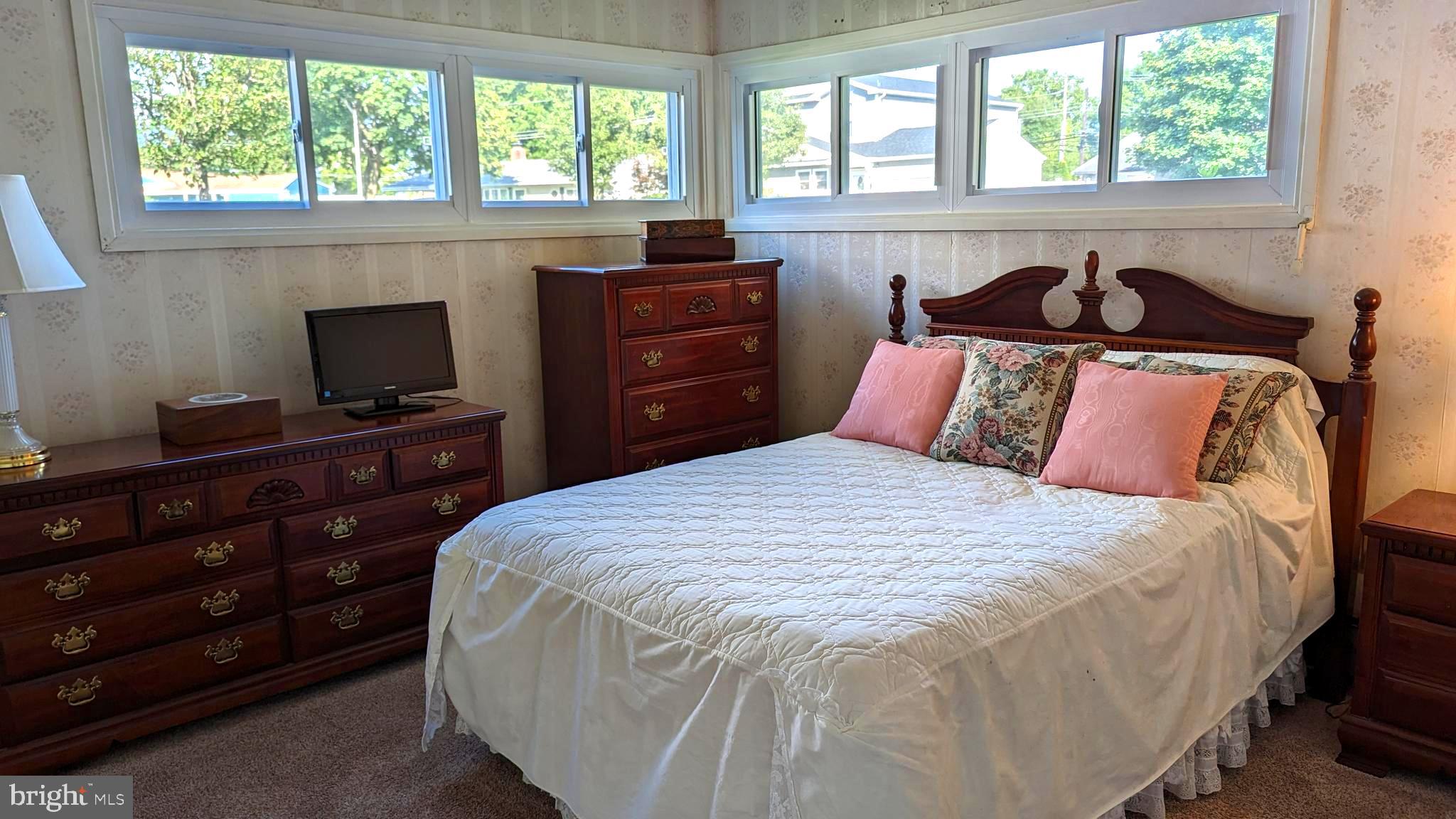 53 Idlewild Road Levittown, PA 19057 - Photo 12 of 15 Large master bedroom w full bath ensuite