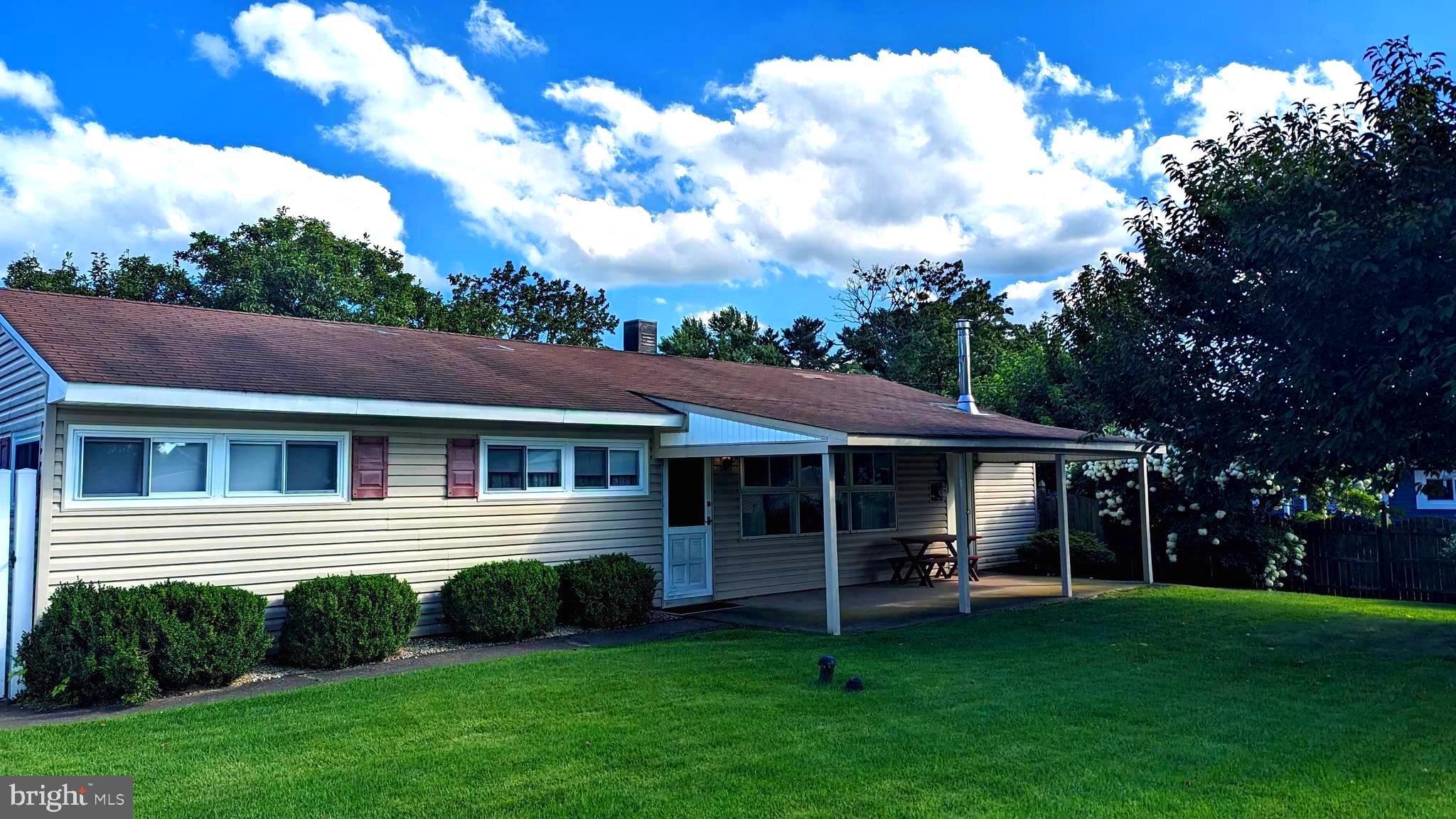 53 Idlewild Road Levittown, PA 19057 - Photo 5 of 15 New windows throughout except LR
