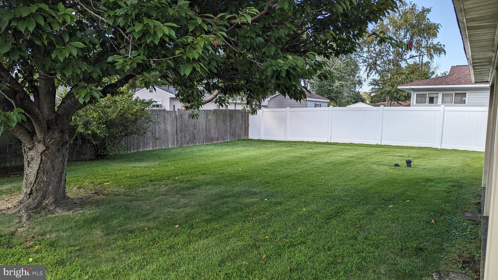 53 Idlewild Road Levittown, PA 19057 - Photo 8 of 15 Fenced in yard on all sides