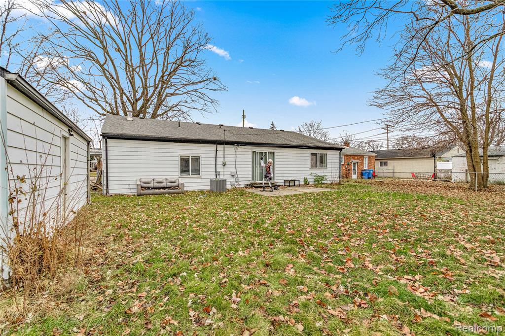 6429 North Beech Daly Road Dearborn Heights, MI 48127 - Photo 30 of 33