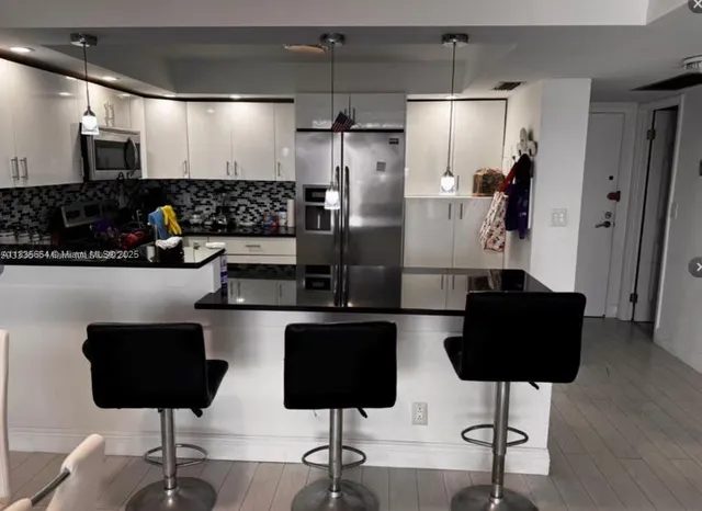 $305,000 | South Central Beach, Hollywood, FL 33019