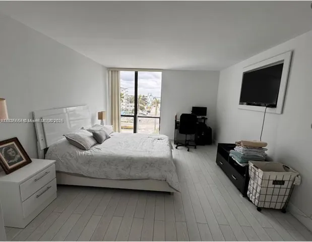 $305,000 | South Central Beach, Hollywood, FL 33019