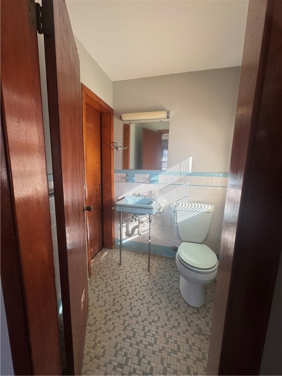 1639 Bulgarmarsh Road Tiverton, RI 02878 - Photo 12 of 19