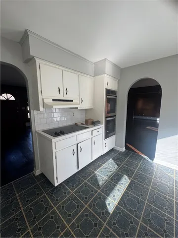 $3,200 | 1639 Bulgarmarsh Road, Tiverton, RI 02878