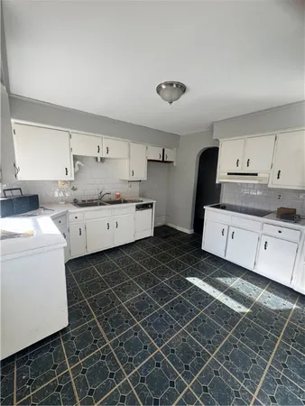 $3,200 | 1639 Bulgarmarsh Road, Tiverton, RI 02878