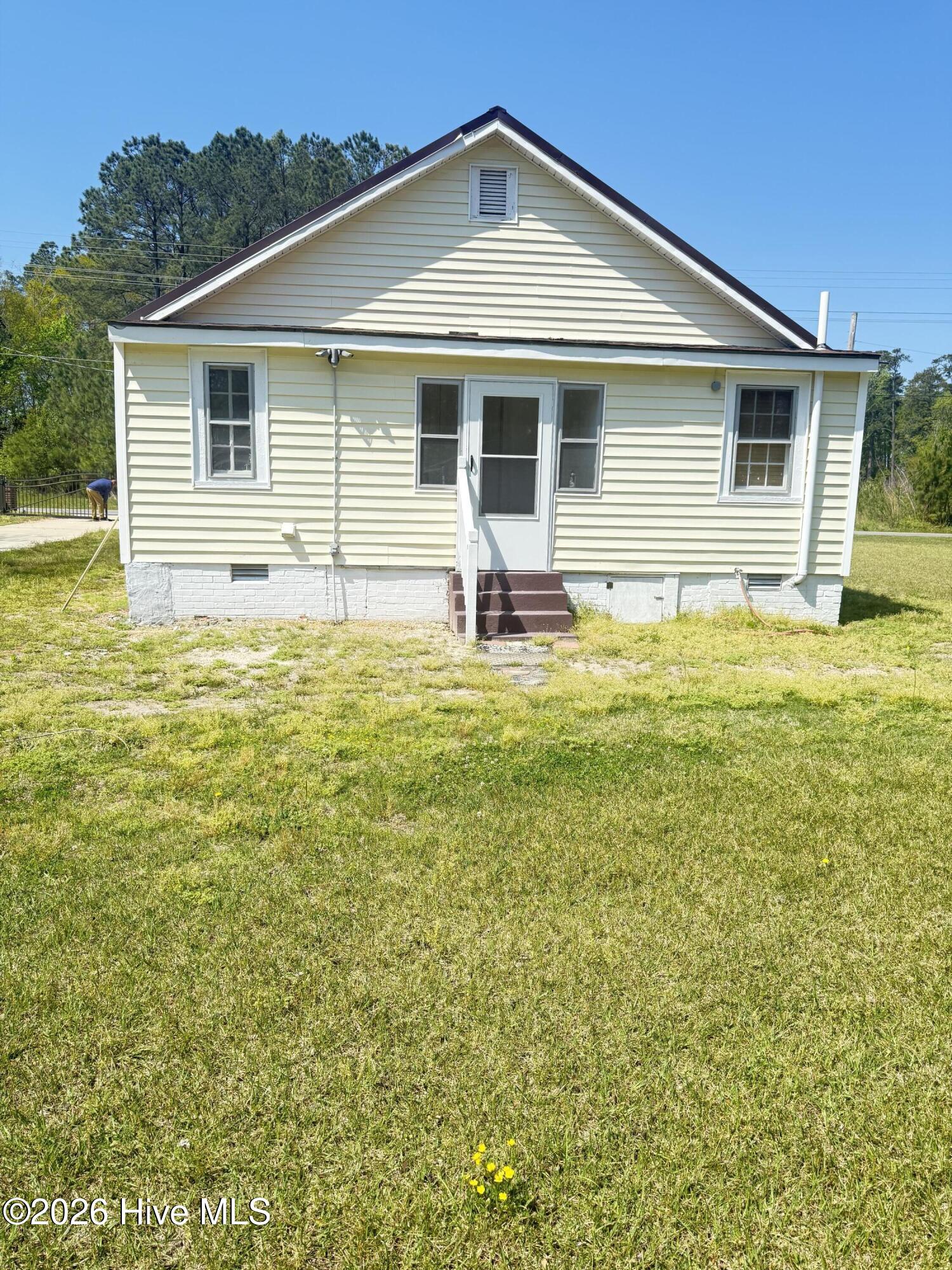 121 Storey Road, Unit B Murfreesboro, NC 27855 - Photo 5 of 36 IMG_8528