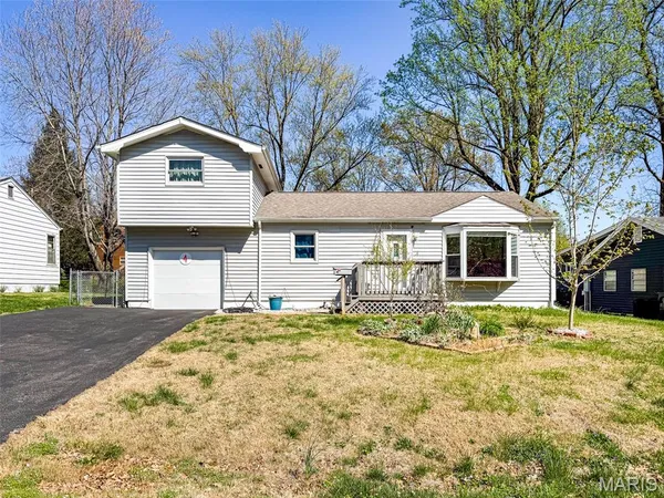 $149,000 | 4 Marlo Drive, Belleville, IL 62226