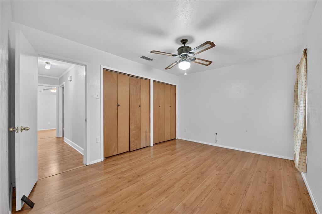 910 Kerry Street Benbrook, TX 76126 - Photo 15 of 32
