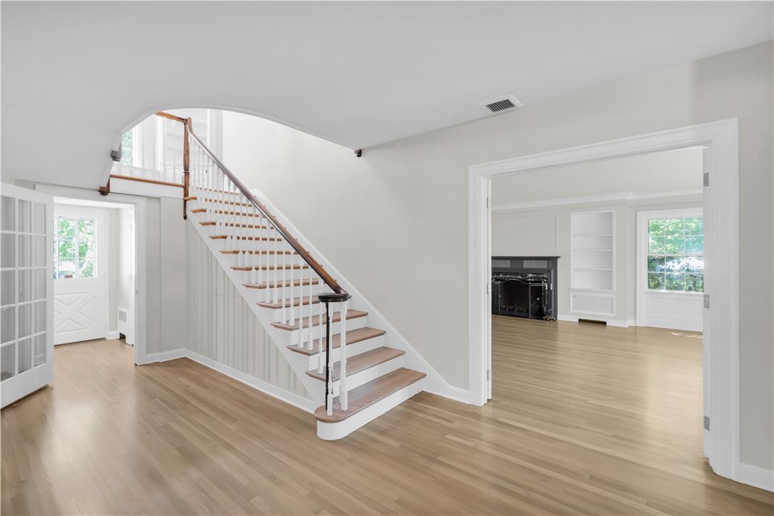 1942 Sycamore Street Bethlehem, PA 18017 - Photo 6 of 74
