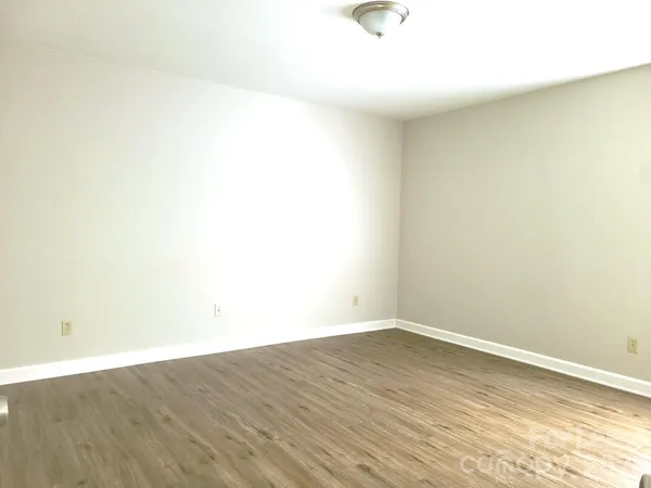 $1,975 | 2141 Selwyn Avenue, Unit 104, Charlotte, NC 28207