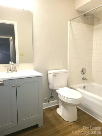 $1,975 | 2141 Selwyn Avenue, Unit 104, Charlotte, NC 28207