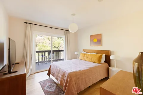 $1,099,000 | 542 Quail Drive, Los Angeles, CA 90065