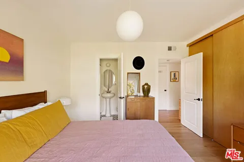 $1,099,000 | 542 Quail Drive, Los Angeles, CA 90065