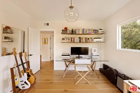 $1,099,000 | 542 Quail Drive, Los Angeles, CA 90065