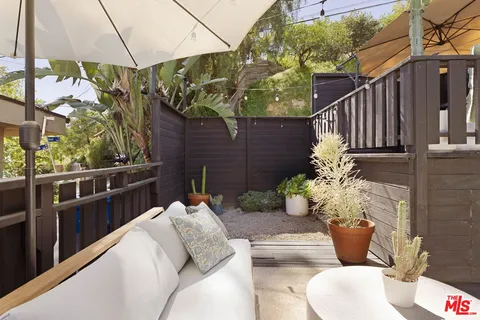 $1,099,000 | 542 Quail Drive, Los Angeles, CA 90065