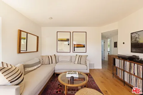 $1,099,000 | 542 Quail Drive, Los Angeles, CA 90065