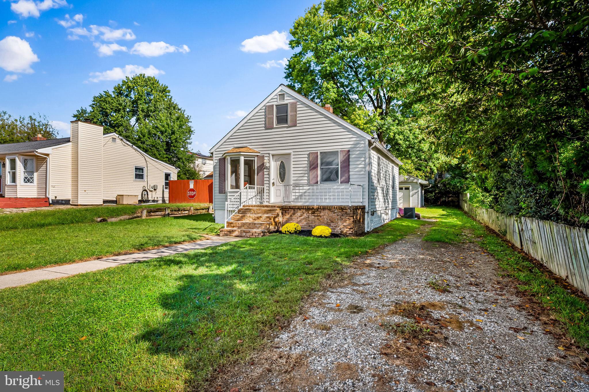 2908 Virginia Avenue Baltimore, MD 21227 - Photo 2 of 32