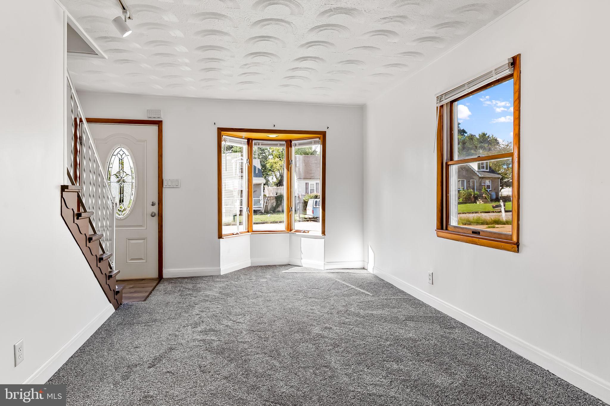 2908 Virginia Avenue Baltimore, MD 21227 - Photo 4 of 32