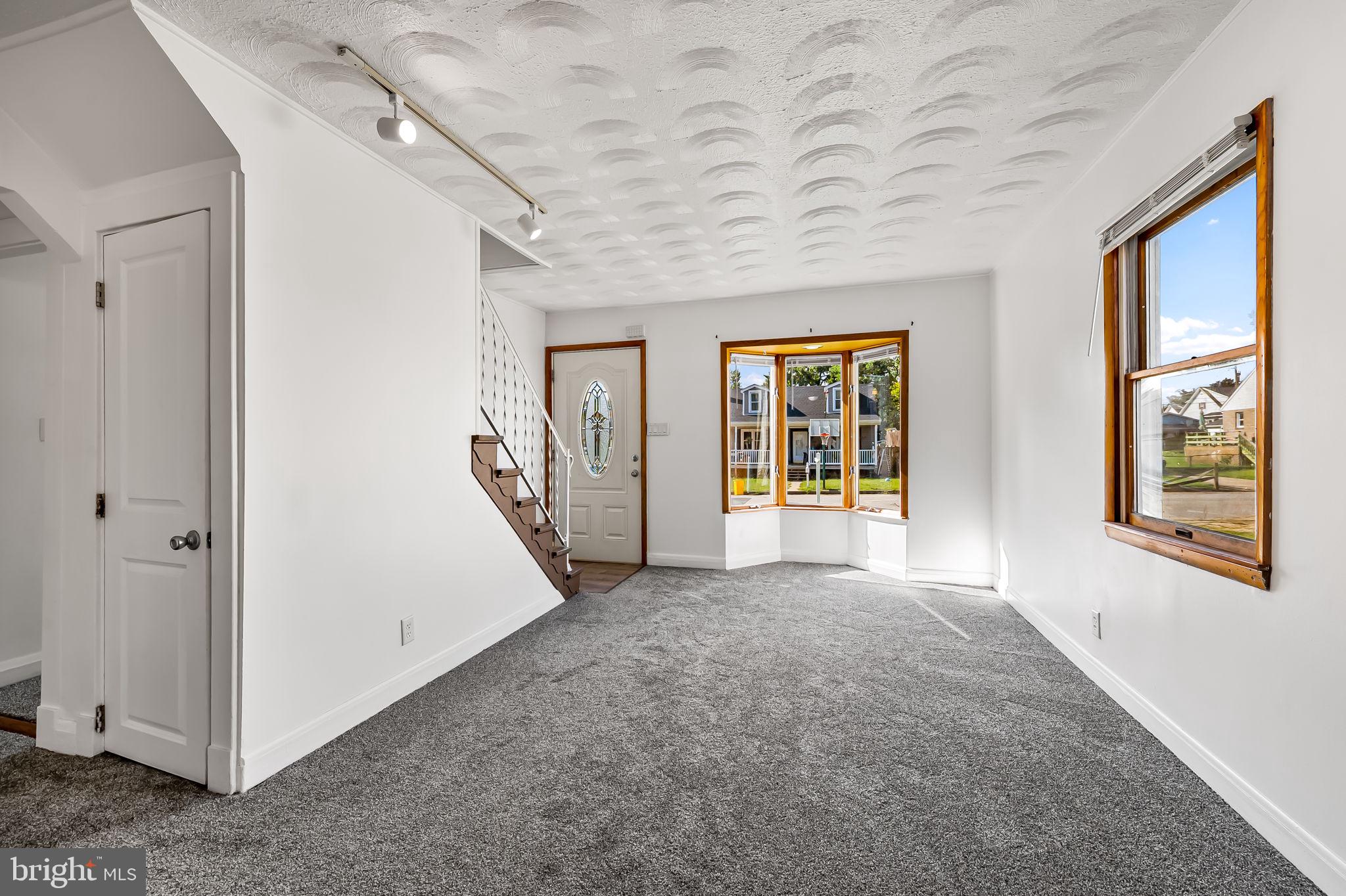 2908 Virginia Avenue Baltimore, MD 21227 - Photo 5 of 32