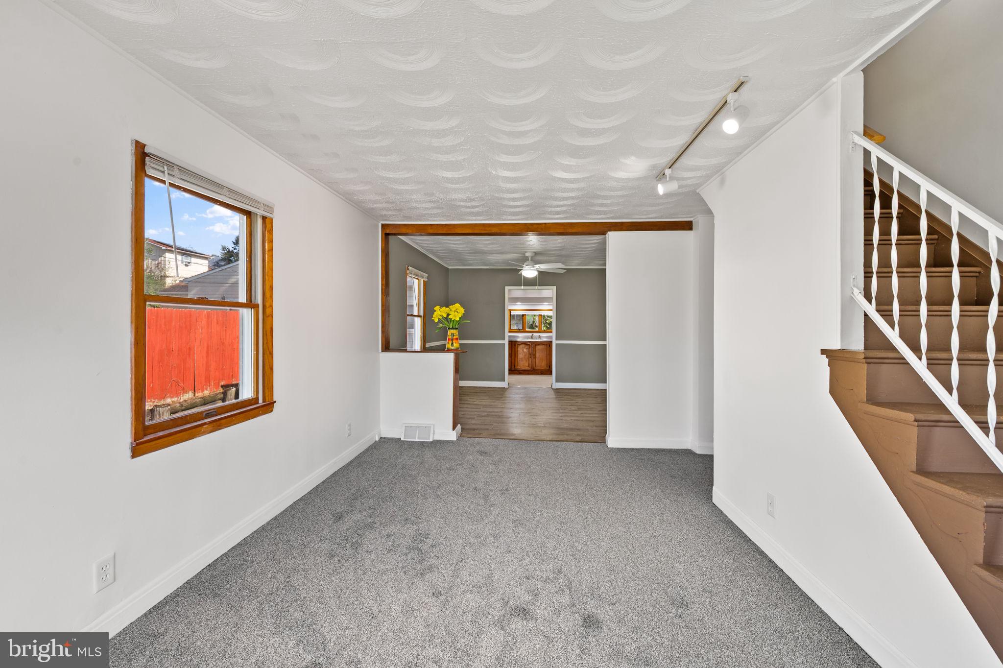 2908 Virginia Avenue Baltimore, MD 21227 - Photo 6 of 32