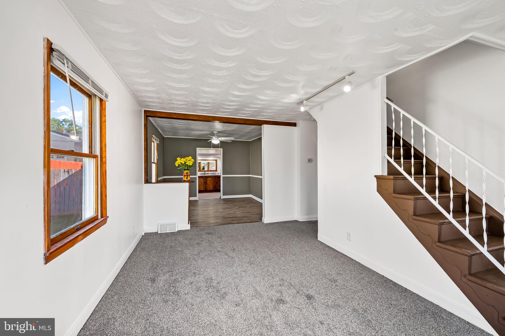 2908 Virginia Avenue Baltimore, MD 21227 - Photo 7 of 32