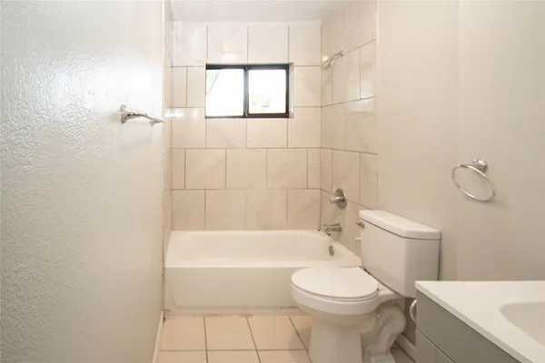 $1,760 | 10902 Mosscrest Drive, Houston, TX 77048