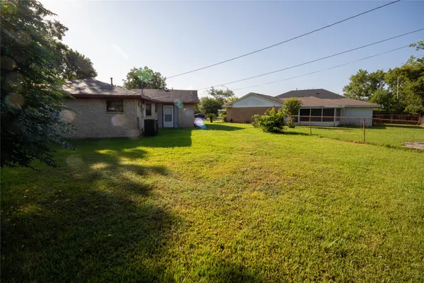 $1,760 | 10902 Mosscrest Drive, Houston, TX 77048