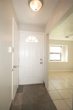 $1,760 | 10902 Mosscrest Drive, Houston, TX 77048