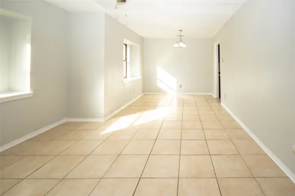 $1,760 | 10902 Mosscrest Drive, Houston, TX 77048