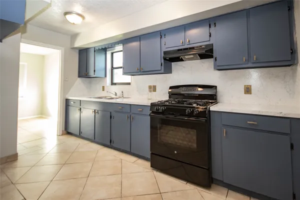 $1,760 | 10902 Mosscrest Drive, Houston, TX 77048