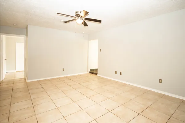 $1,760 | 10902 Mosscrest Drive, Houston, TX 77048