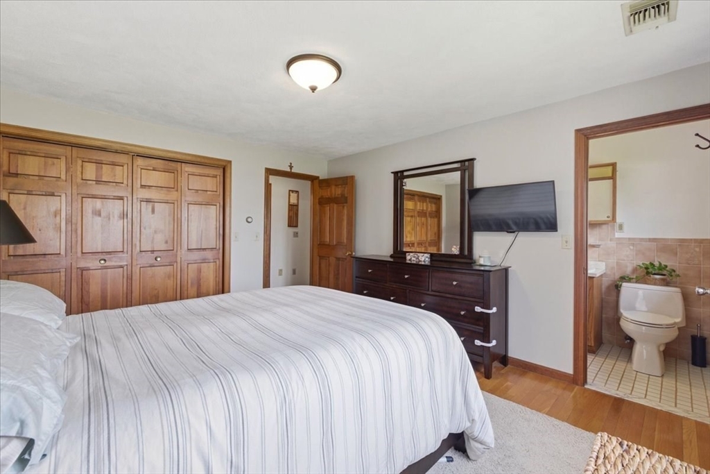 27 Feeney Road Norwood, MA 02062 - Photo 17 of 32