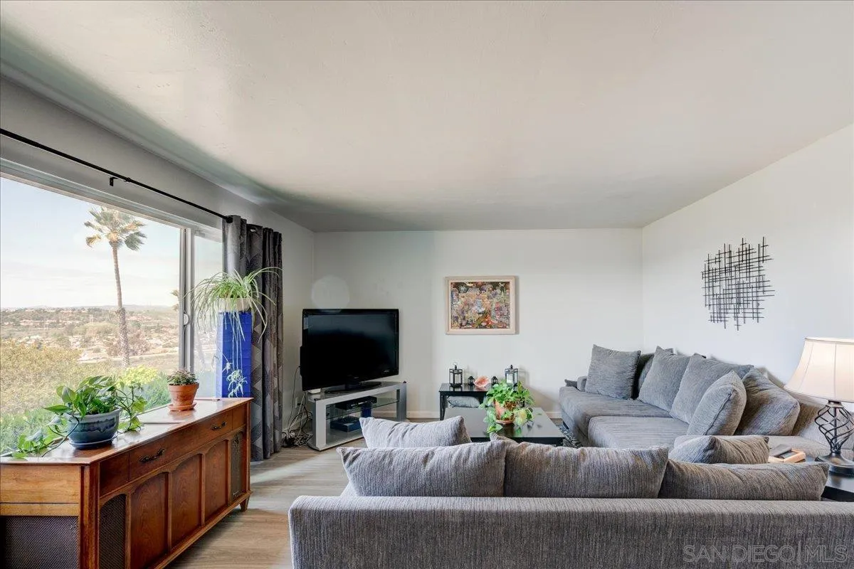 3606 Vista Rey, Unit 17 Oceanside, CA 92057 - Photo 6 of 30 Gallery Image 6