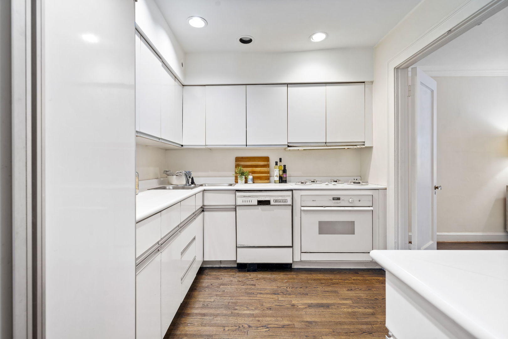 3100 North Sheridan Road, Unit 1E Chicago, IL 60657 - Photo 16 of 29