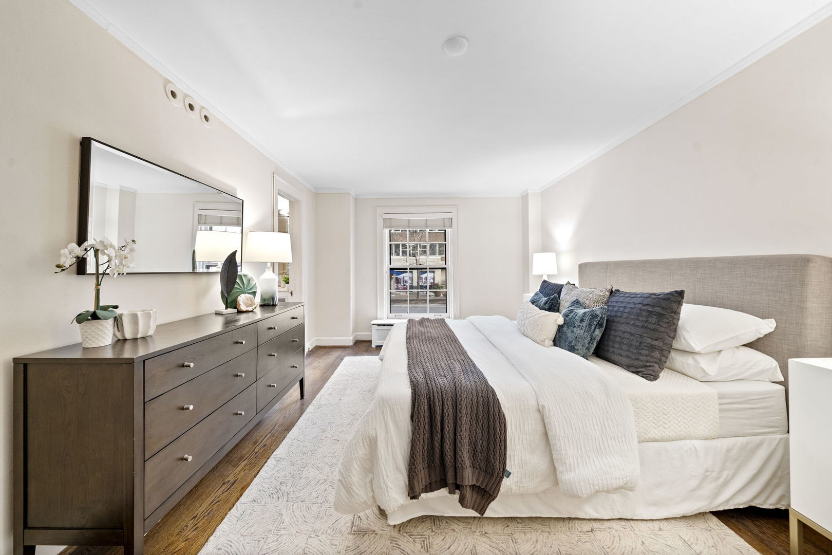 3100 North Sheridan Road, Unit 1E Chicago, IL 60657 - Photo 23 of 29