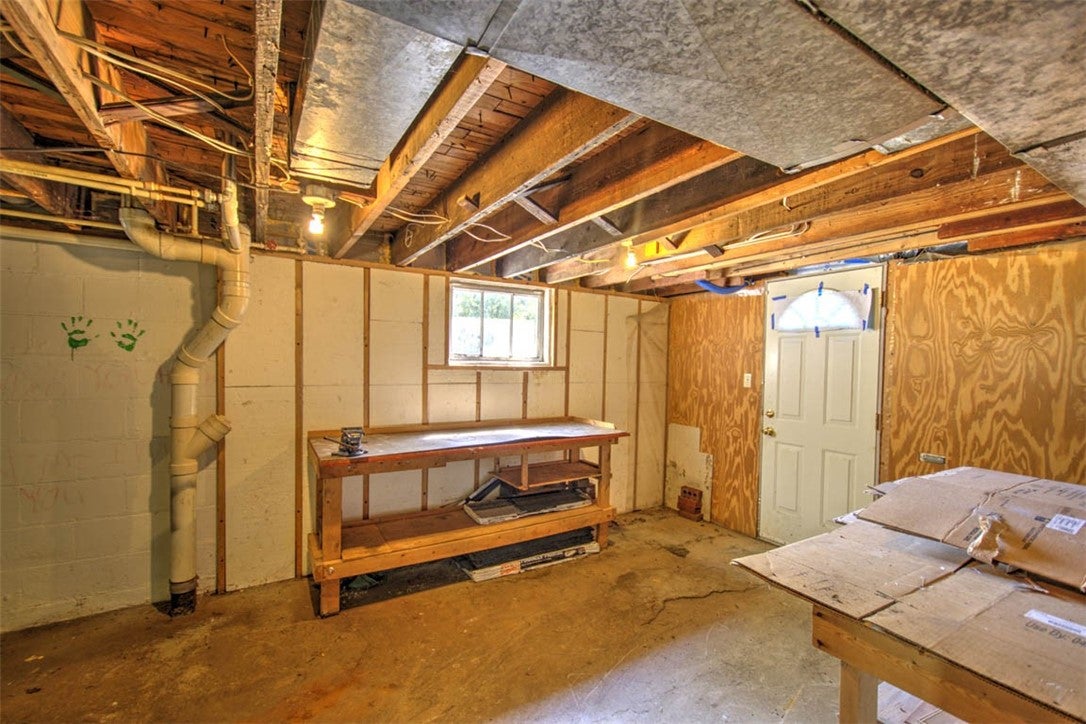 1305 Oak Drive Decatur, IL 62526 - Photo 18 of 26 Gallery Image 18