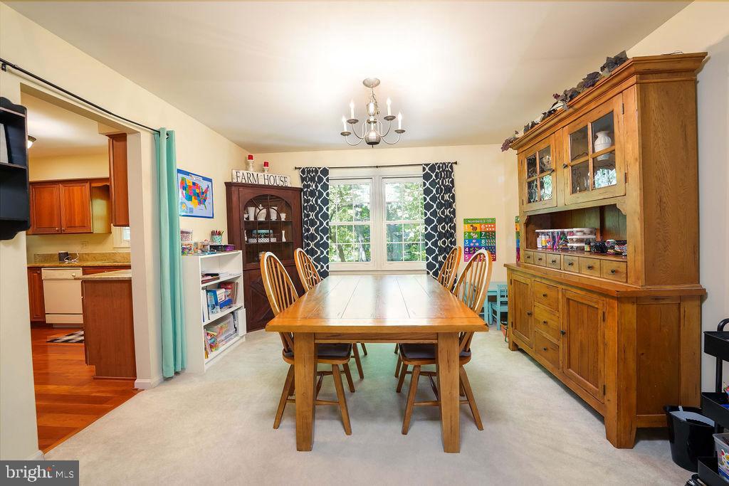 8292 Lindside Way Springfield, VA 22153 - Photo 13 of 51 dining room